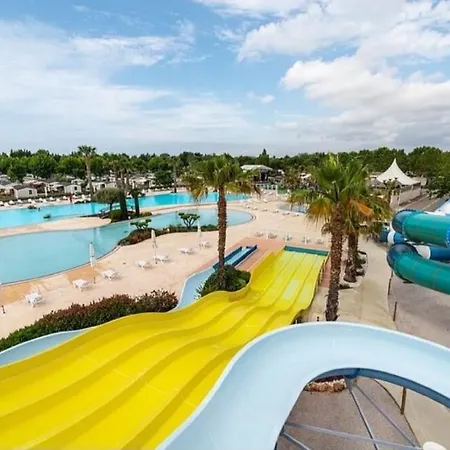 Mobilhome La Carabasse **** مكان تخييم فيا