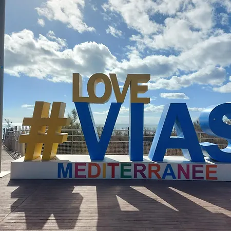 Mobilhome La Carabasse **** مكان تخييم *