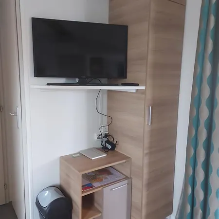 Mobilhome La Carabasse **** مكان تخييم *