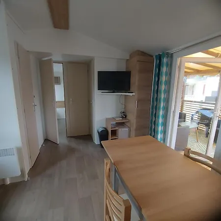 Mobilhome La Carabasse **** فيا